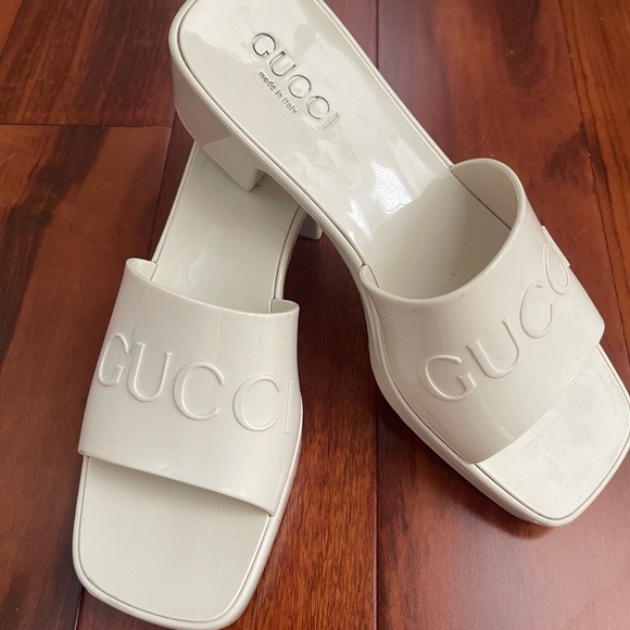 Gucci Women's Cream Mules